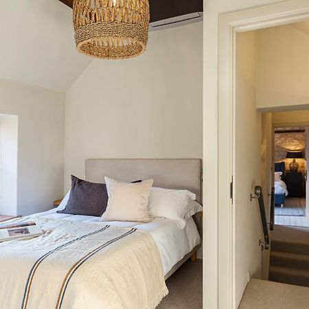 Luxury Cotswold Retreats Villa Moreton-in-Marsh Bagian luar foto